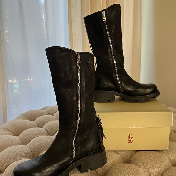 A.S.98 Women’s Sleek Black Leather Boots (38) - Picture 2 of 7